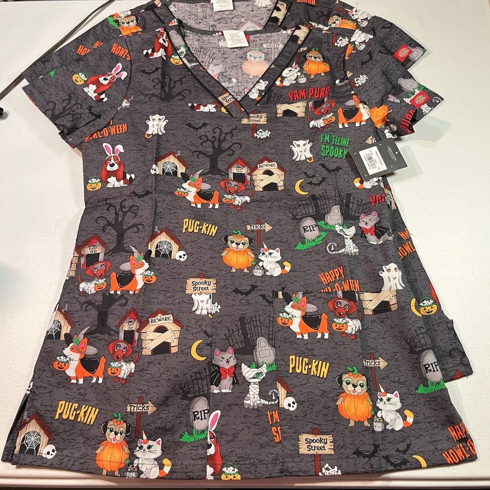 NWT Dickies Halloween Scrub Top Women's Medical Veterinary Dogs Cats XS DK709